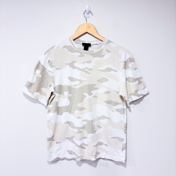 H&M Beige and white came t-shirt - Picture 1 of 6